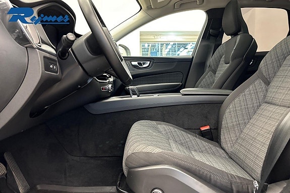Volvo XC60 5 of 28