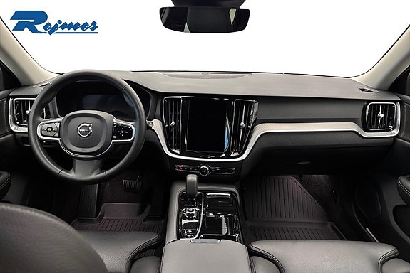 Volvo V60 2 of 26