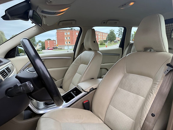 Volvo V70 8 of 12