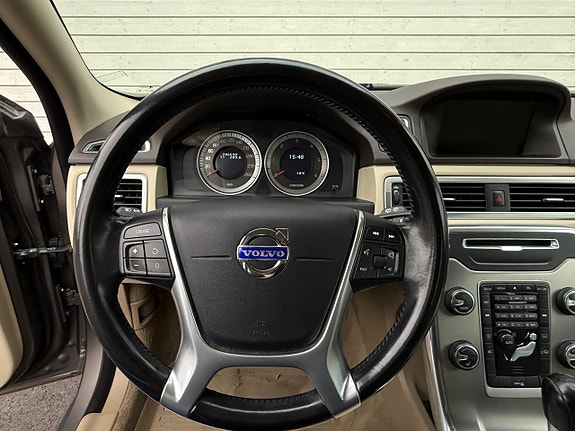 Volvo V70 7 of 12