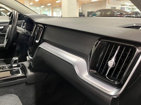 Volvo V60 17 of 22