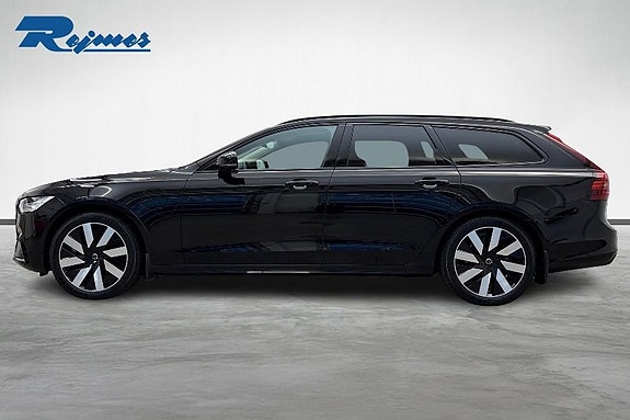 Volvo V90 2 of 25