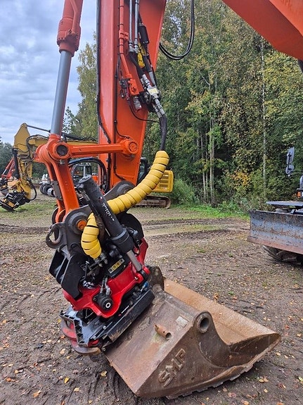 Hitachi ZX170W-6 8 of 14