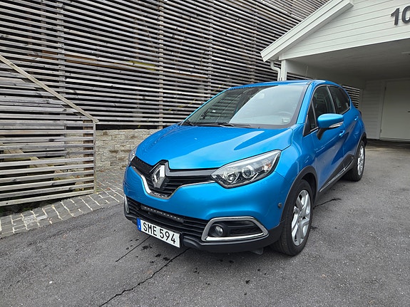 Renault Captur 2 of 16