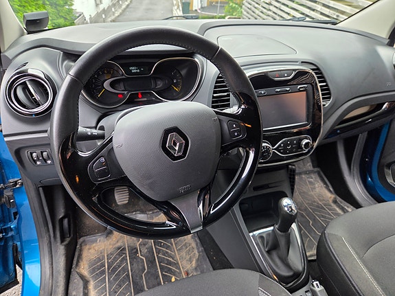 Renault Captur 10 of 16