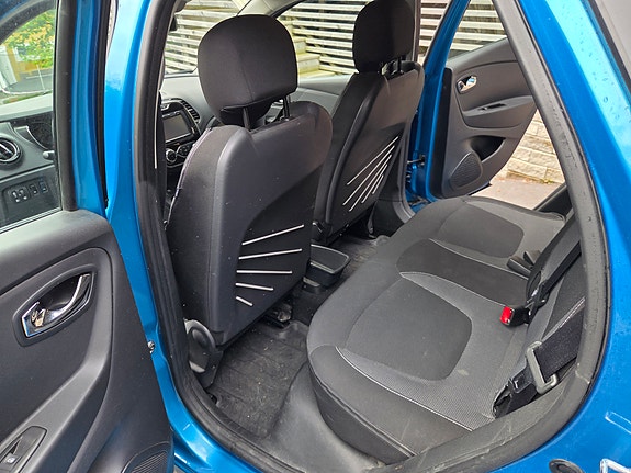 Renault Captur 13 of 16