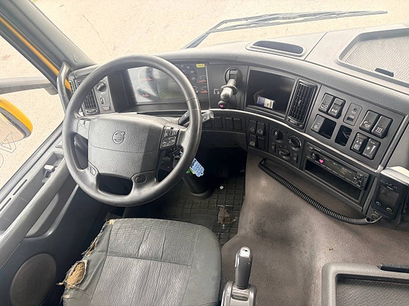 Volvo FM 9 of 12