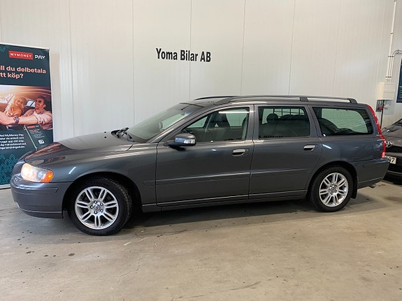 Volvo V70 2 of 16
