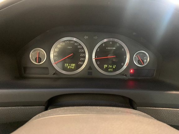Volvo V70 13 of 16