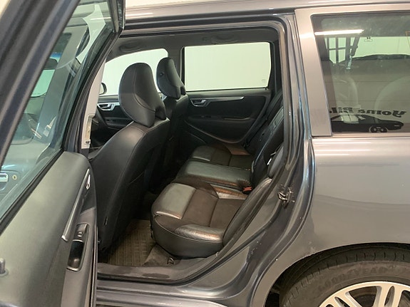 Volvo V70 5 of 16