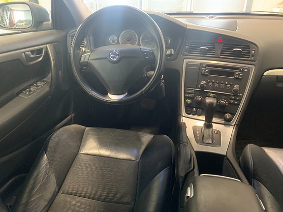 Volvo V70 6 of 16