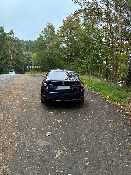 BMW i4 5 of 15