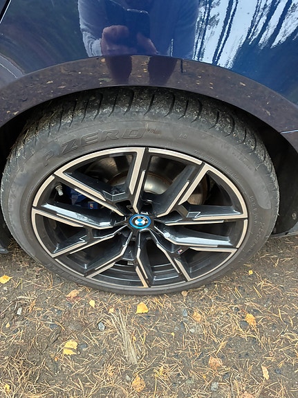 BMW i4 10 of 15