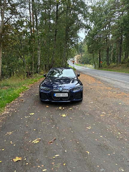 BMW i4 3 of 15