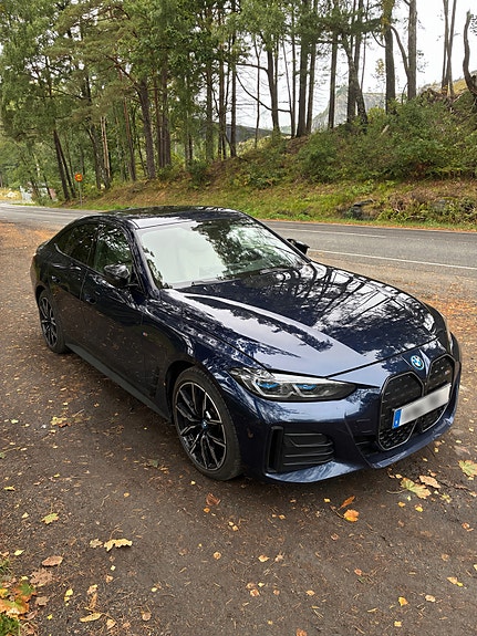 BMW i4 2 of 15