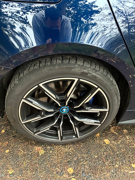 BMW i4 11 of 15