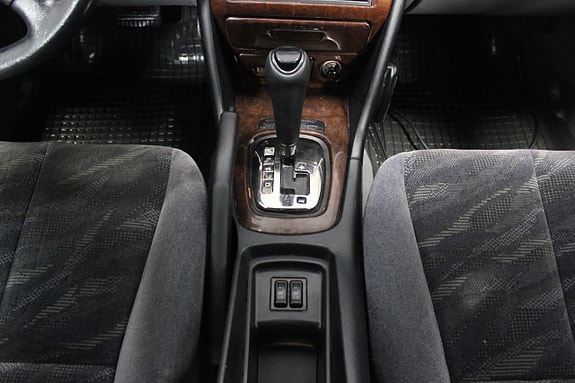 Mitsubishi Galant 17 of 19