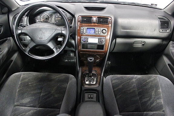 Mitsubishi Galant 12 of 19