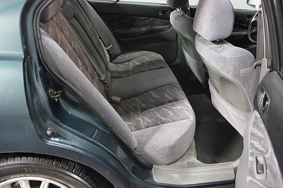 Mitsubishi Galant 11 of 19