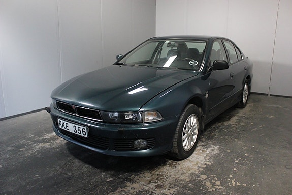 Mitsubishi Galant 2 of 19