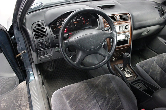 Mitsubishi Galant 18 of 19