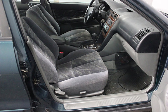 Mitsubishi Galant 9 of 19