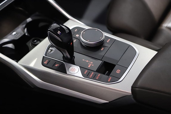 BMW 320 13 of 16