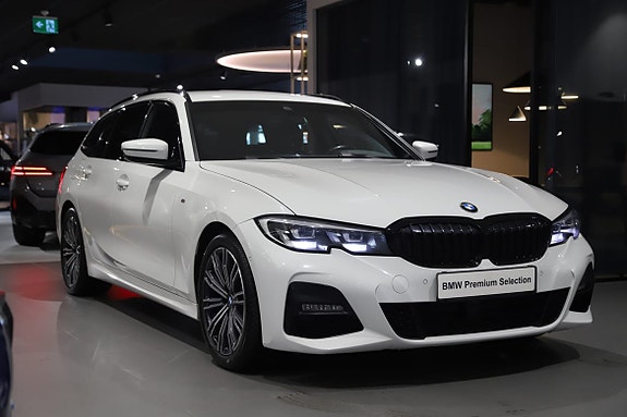BMW 320 3 of 16