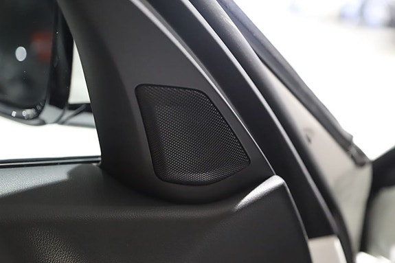 BMW 320 11 of 16