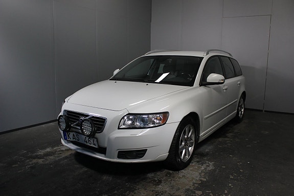 Volvo V50 2 of 21
