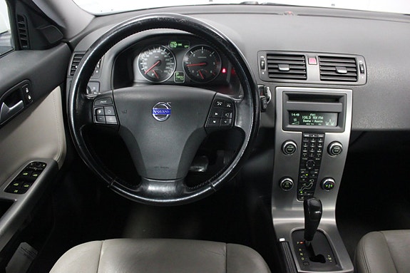 Volvo V50 15 of 21