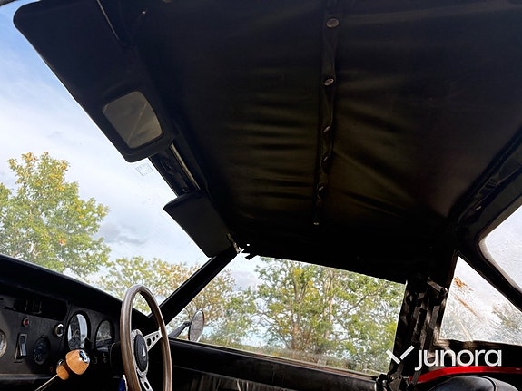 Triumph Spitfire 18 of 23