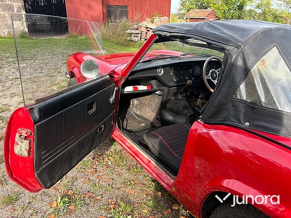 Triumph Spitfire 14 of 23