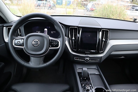 Volvo XC60 4 of 23