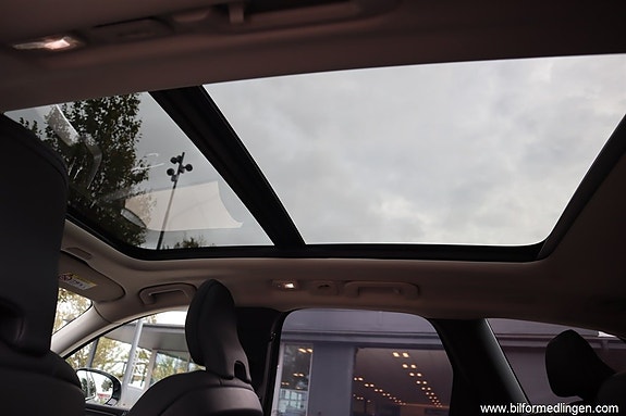 Volvo XC60 16 of 23
