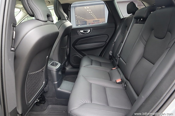 Volvo XC60 5 of 23