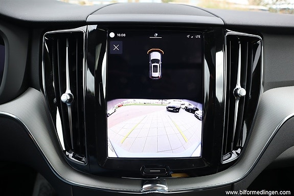 Volvo XC60 17 of 23