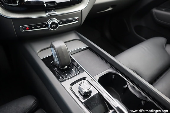 Volvo XC60 15 of 23