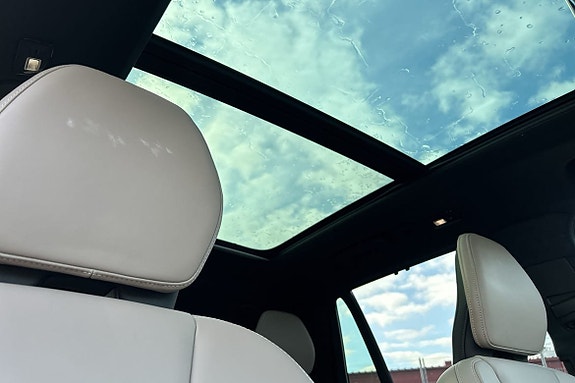 Volvo XC90 13 of 14