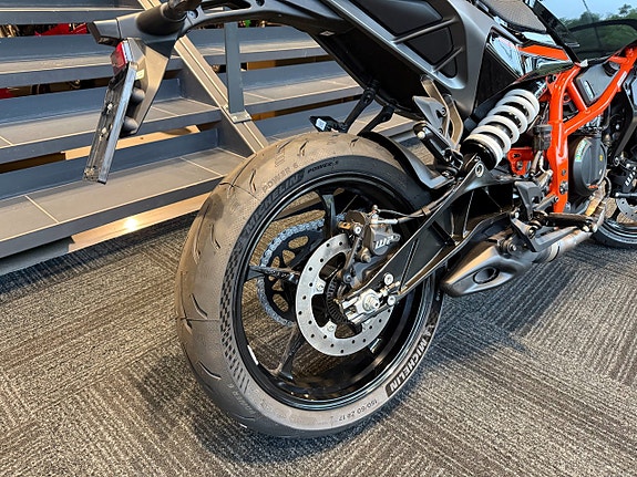 KTM 390 DUKE *DEMO* 0% ränta 38mån 4 of 8