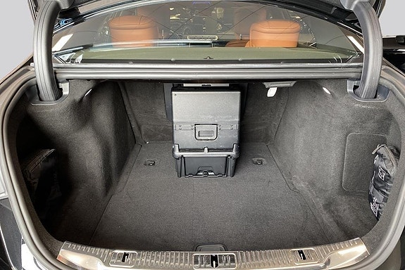 Mercedes-Benz S580 14 of 14