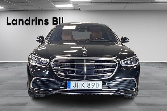 Mercedes-Benz S580 2 of 14