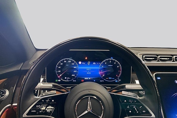 Mercedes-Benz S580 11 of 14
