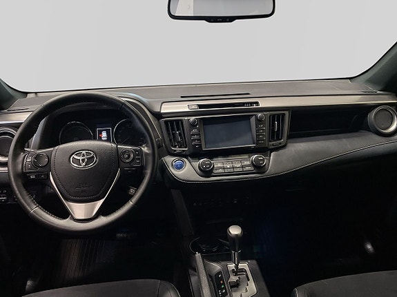 Toyota RAV4 8 of 11