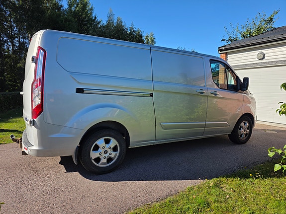 Ford Transit Custom 2 of 8