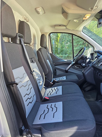 Ford Transit Custom 4 of 8