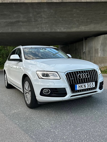 Audi Q5 2 of 14