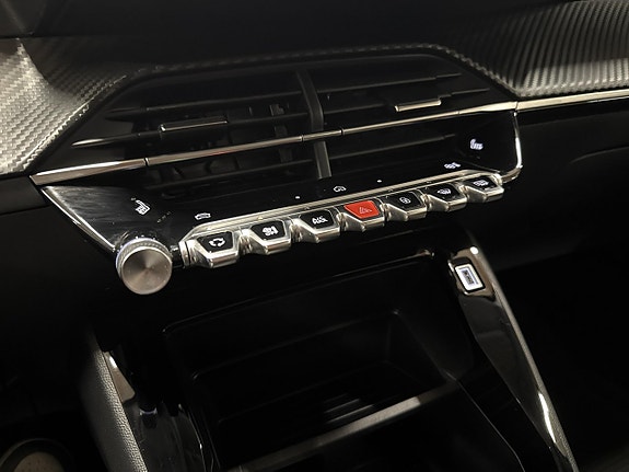 Peugeot 208 12 of 18