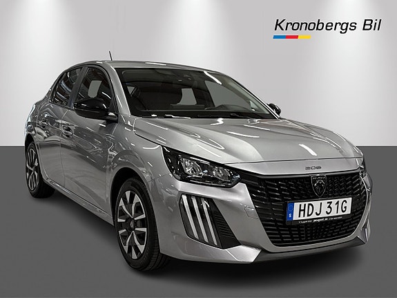 Peugeot 208 3 of 18