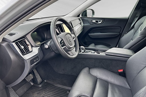 Volvo XC60 8 of 13